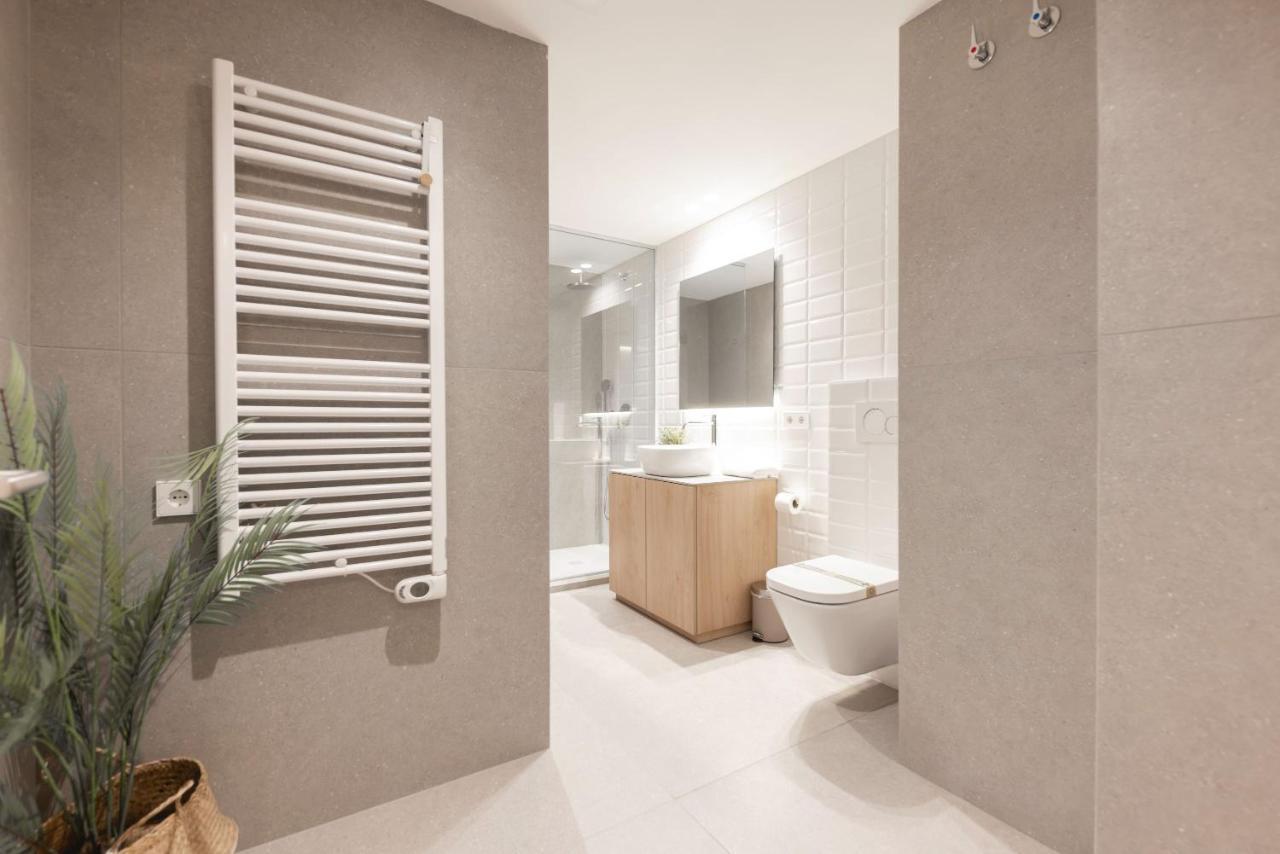Bravissimo Falco, 3 Bedrooms And Balcony Girona Exterior photo